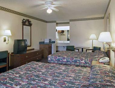 Super 8 Donna Hotel Bilik gambar