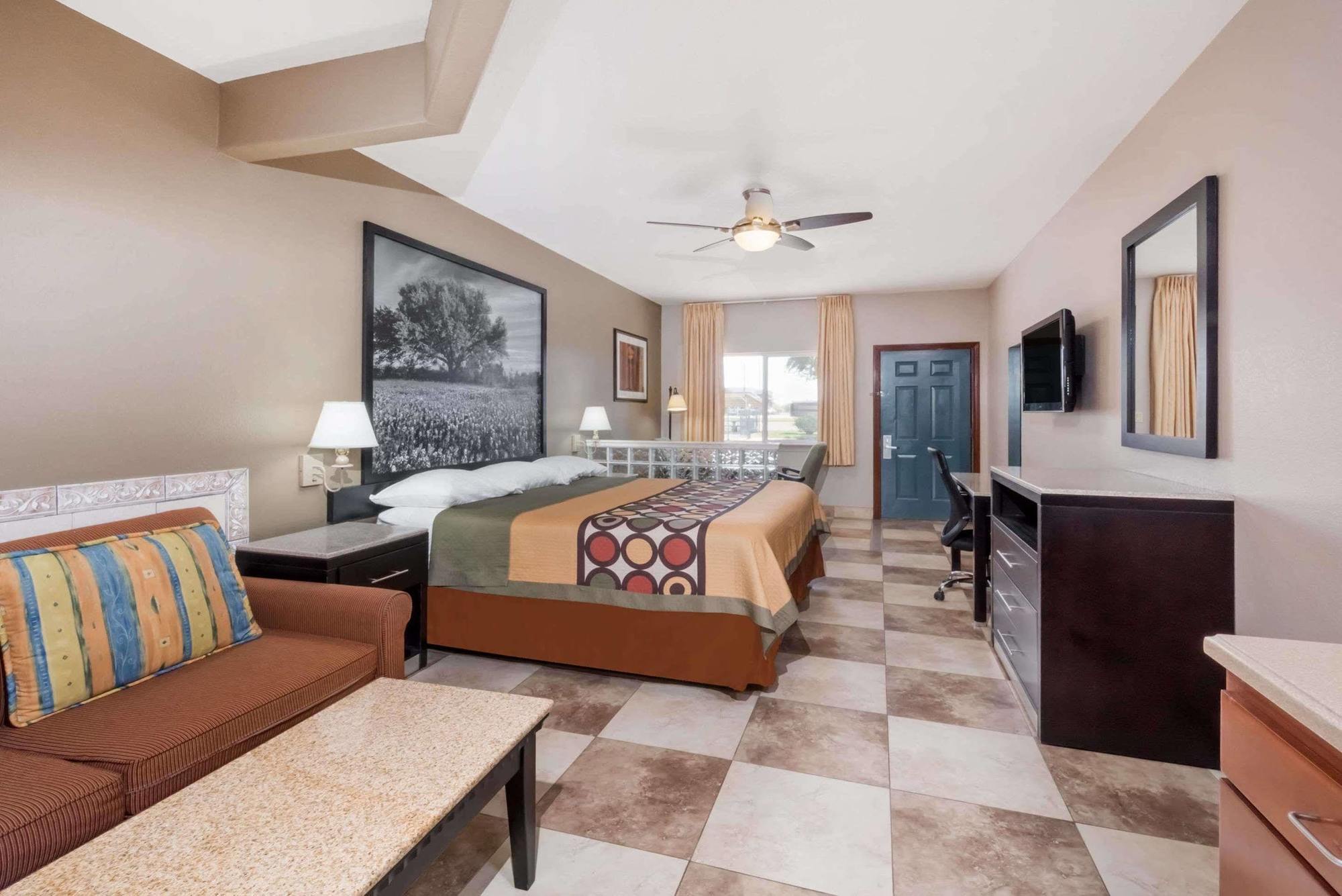 Super 8 Donna Hotel Luaran gambar